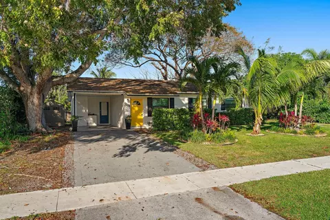 1111 Chickasaw St, Jupiter, FL 33458