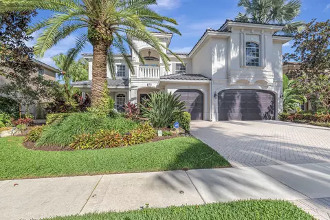 8625 Valhalla Dr, Delray Beach, FL 33446