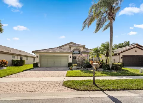 6533 Sun River Rd, Boynton Beach, FL 33437