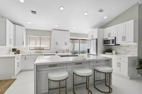 139 Executive Cir, Boynton Beach, FL 33436
