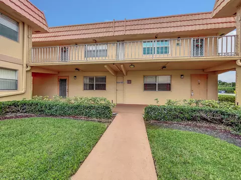 628 Saxony N, Delray Beach, FL 33446