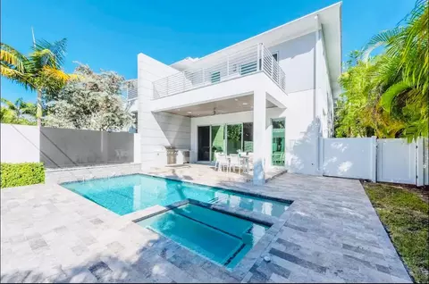 1220 NE 8th Ave, Delray Beach, FL 33483