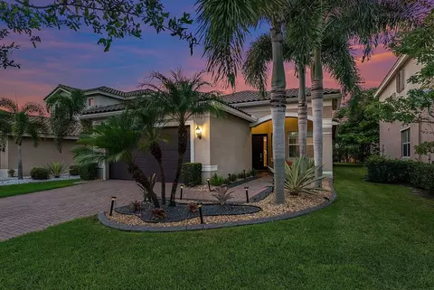 8195 Half Dome Ct, Boynton Beach, FL 33473