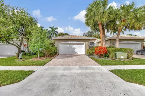 10604 Royal Caribbean Cir, Boynton Beach, FL 33437