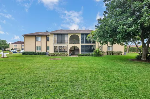 308 Pine Ridge Cir #B-1, Greenacres, FL 33463