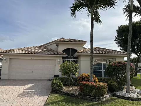 5935 Royal Club Dr, Boynton Beach, FL 33437