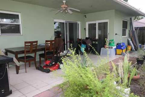 3889 Hiawatha Ave, West Palm Beach, FL 33409