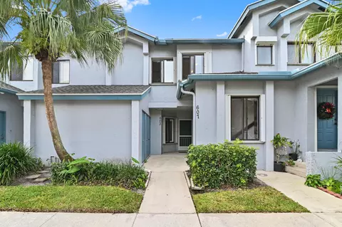 607 Harbour Pointe, Greenacres, FL 33413