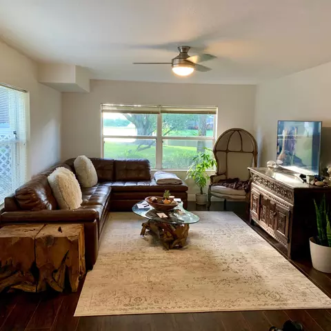 3120 W Kingston Ct, West Palm Beach, FL 33409