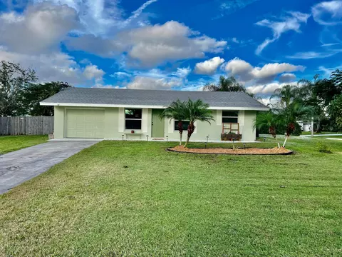 871 SE Thornhill Dr, Port Saint Lucie, FL 34983