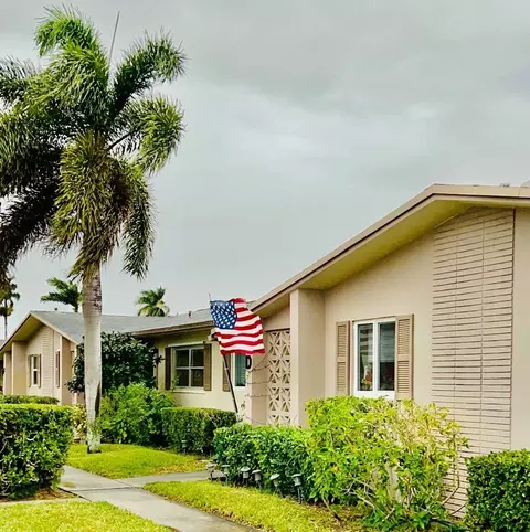 5223 Cresthaven Blvd #D, West Palm Beach, FL 33415