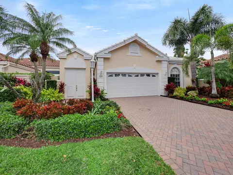 139 Coral Cay Dr, Palm Beach Gardens, FL 33418