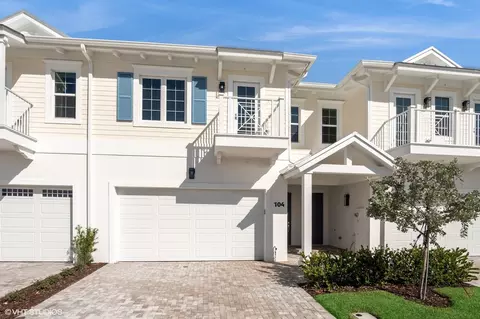 104 Royal Palm Cir, Tequesta, FL 33469