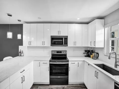 775 Jeffery St #5-204, Boca Raton, FL 33487