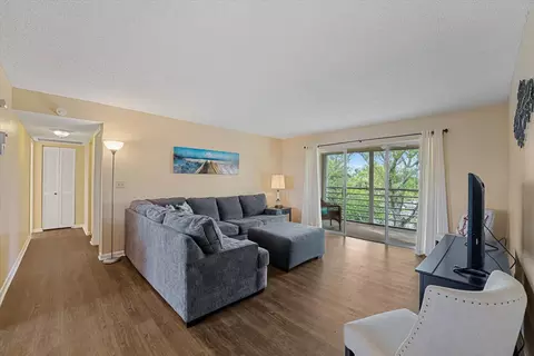 225 Bonnie Blvd #401, Palm Springs, FL 33461