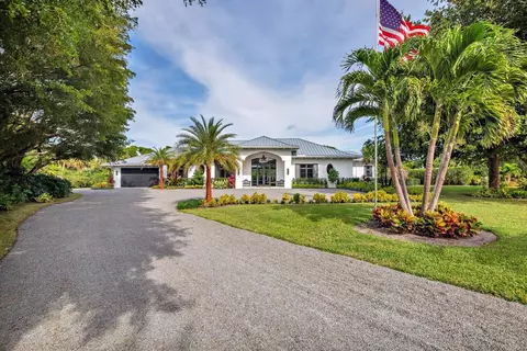 19 Country Rd S, Village Of Golf, FL 33436