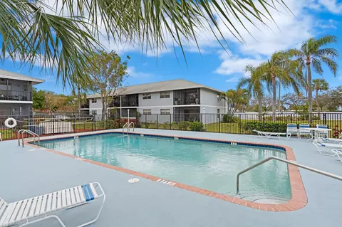 905 Southridge #203D, Delray Beach, FL 33444