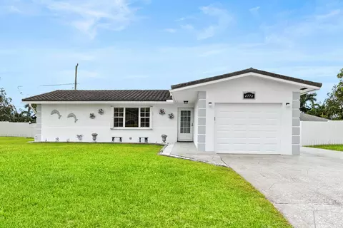 4776 Canal Dr, Lake Worth, FL 33463