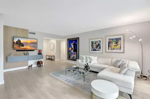 6812 Willow Wood Dr #805, Boca Raton, FL 33434