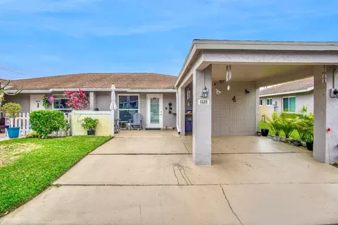 6689 Moonlit Dr, Delray Beach, FL 33446