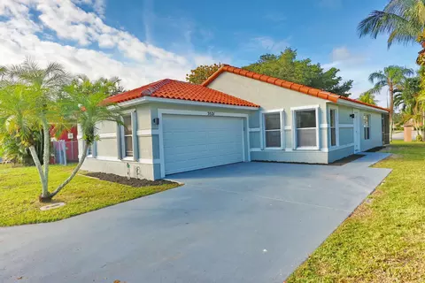 5521 Boynton Pl, Boynton Beach, FL 33437