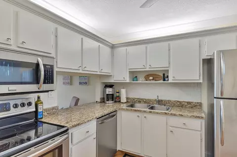 2991 S Garden Dr #205, Lake Worth, FL 33461