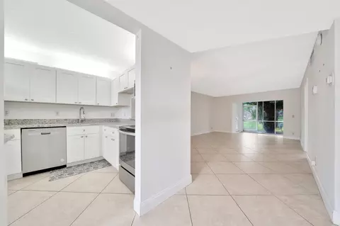 829 Camino #107, Delray Beach, FL 33445
