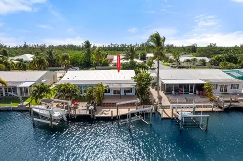 44 Aqua Ra Dr, Jensen Beach, FL 34957