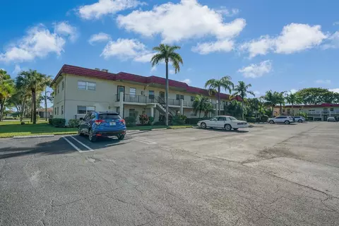 6 Abbey Ln #201, Delray Beach, FL 33446
