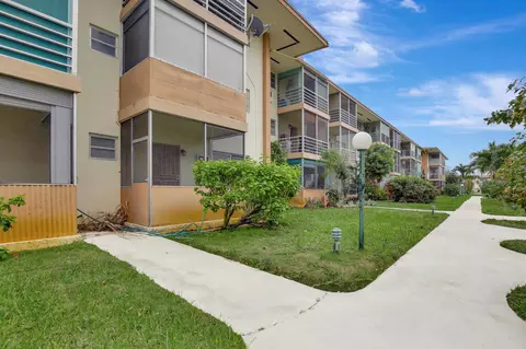17090 NE 14th Ave #112, North Miami Beach, FL 33162