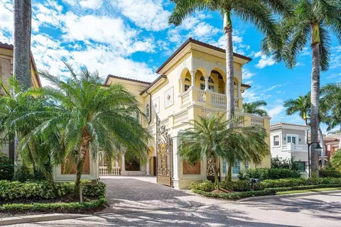 464 Addison Park Ln, Boca Raton, FL 33432