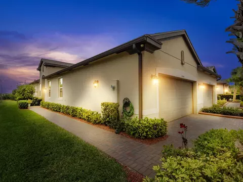 11555 SW Lake Park Dr, Port Saint Lucie, FL 34987