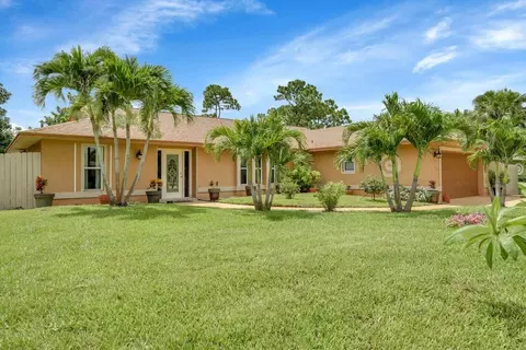 1512 SE Crown St, Port Saint Lucie, FL 34983