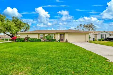 4072 Jonquil Cir N, Palm Beach Gardens, FL 33410