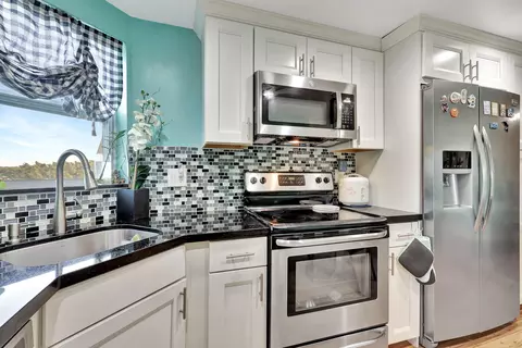 3524 Via Poinciana #603, Lake Worth, FL 33467