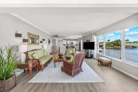 400 Seasage Dr #305, Delray Beach, FL 33483