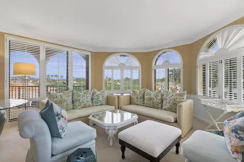 200 Bradley Pl #301, Palm Beach, FL 33480