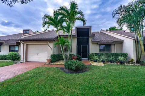 6692 Versailles Ct, Lake Worth, FL 33467