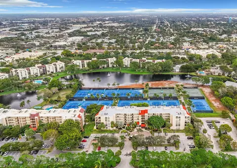 825 Egret Cir #406, Delray Beach, FL 33444