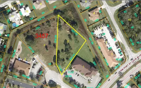 822 SW Glenview Ct, Port St Lucie, FL 34953