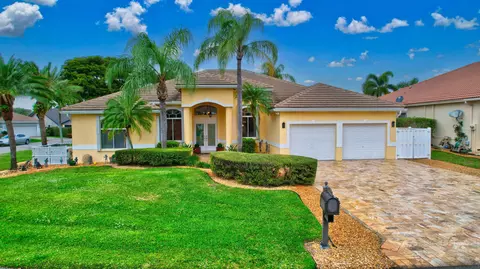 953 Greensward Ln, Delray Beach, FL 33445