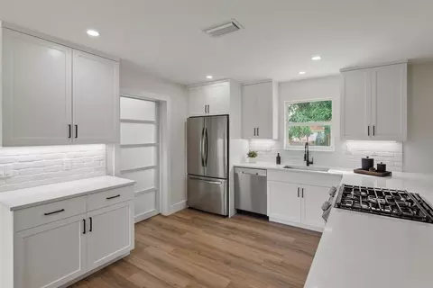 422 Pilgrim Rd, West Palm Beach, FL 33405
