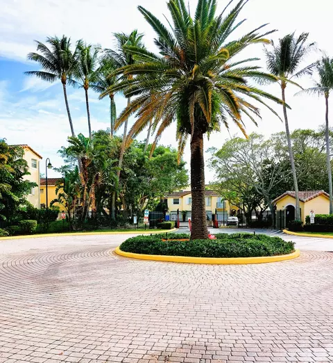 1060 Lake Shore Dr #201, Lake Park, FL 33403