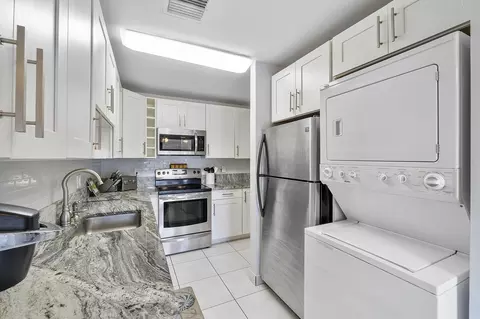 1631 NW 18th Ave NW #104, Delray Beach, FL 33445