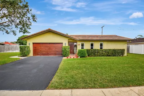 115 St Cloud Ln, Boca Raton, FL 33431