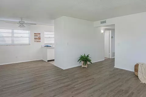 64 Woodland Dr #102, Vero Beach, FL 32962