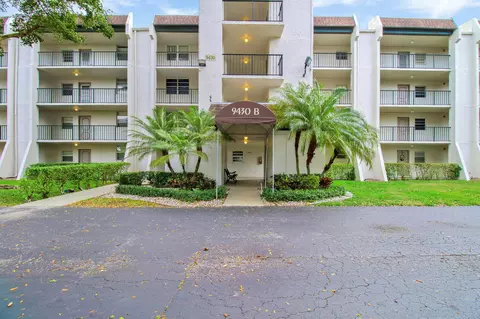 9430 Poinciana Pl #215, Davie, FL 33324