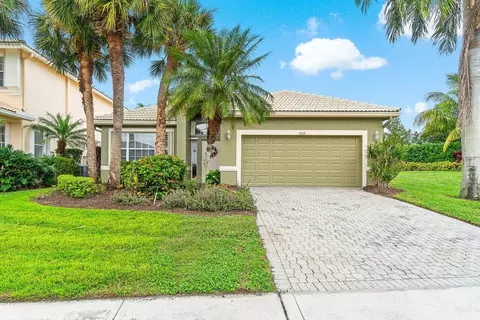 7669 Monarch Ct, Delray Beach, FL 33446