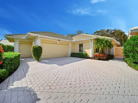 2480 SW Brookwood Ln, Palm City, FL 34990