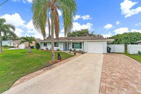 2112 SE Wald St, Port Saint Lucie, FL 34984